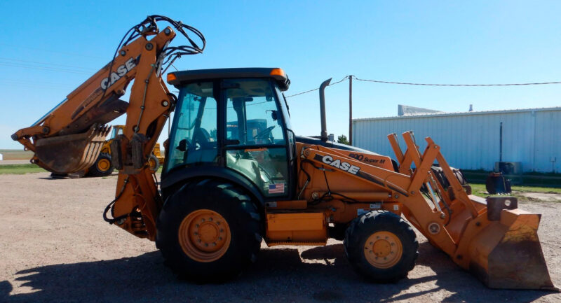 2005 Case 590 Super M - Image 4